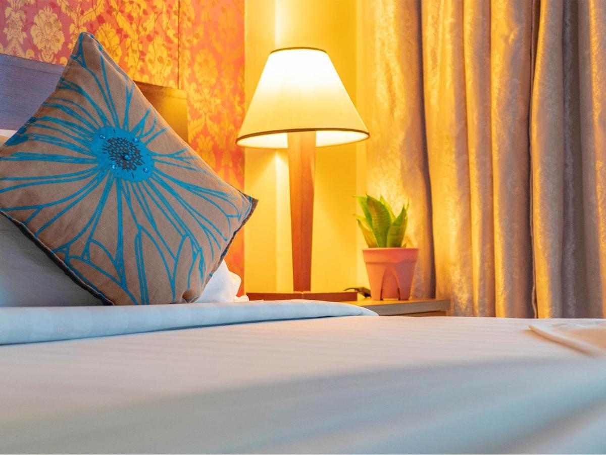 Umet Seaview Hotel With Free Airport Pick Up And Drop T&C Apply Male Zewnętrze zdjęcie