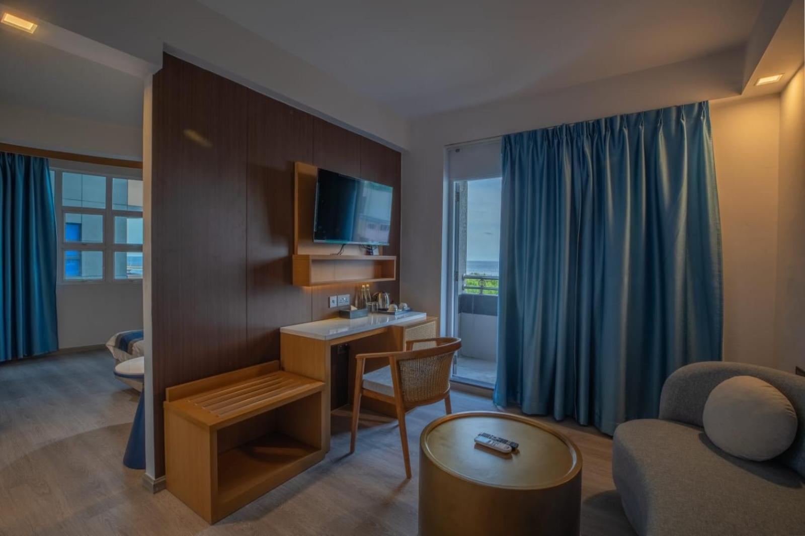 Umet Seaview Hotel With Free Airport Pick Up And Drop T&C Apply Male Zewnętrze zdjęcie