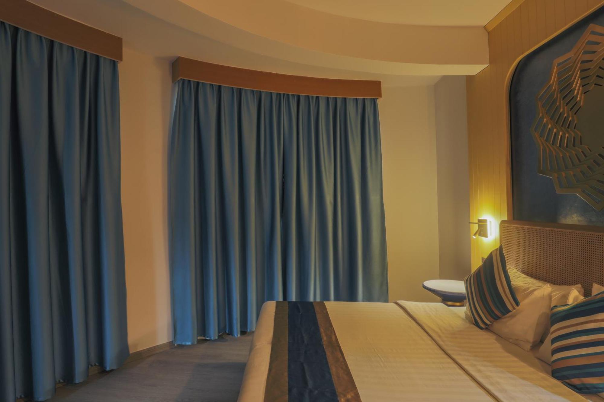 Umet Seaview Hotel With Free Airport Pick Up And Drop T&C Apply Male Zewnętrze zdjęcie