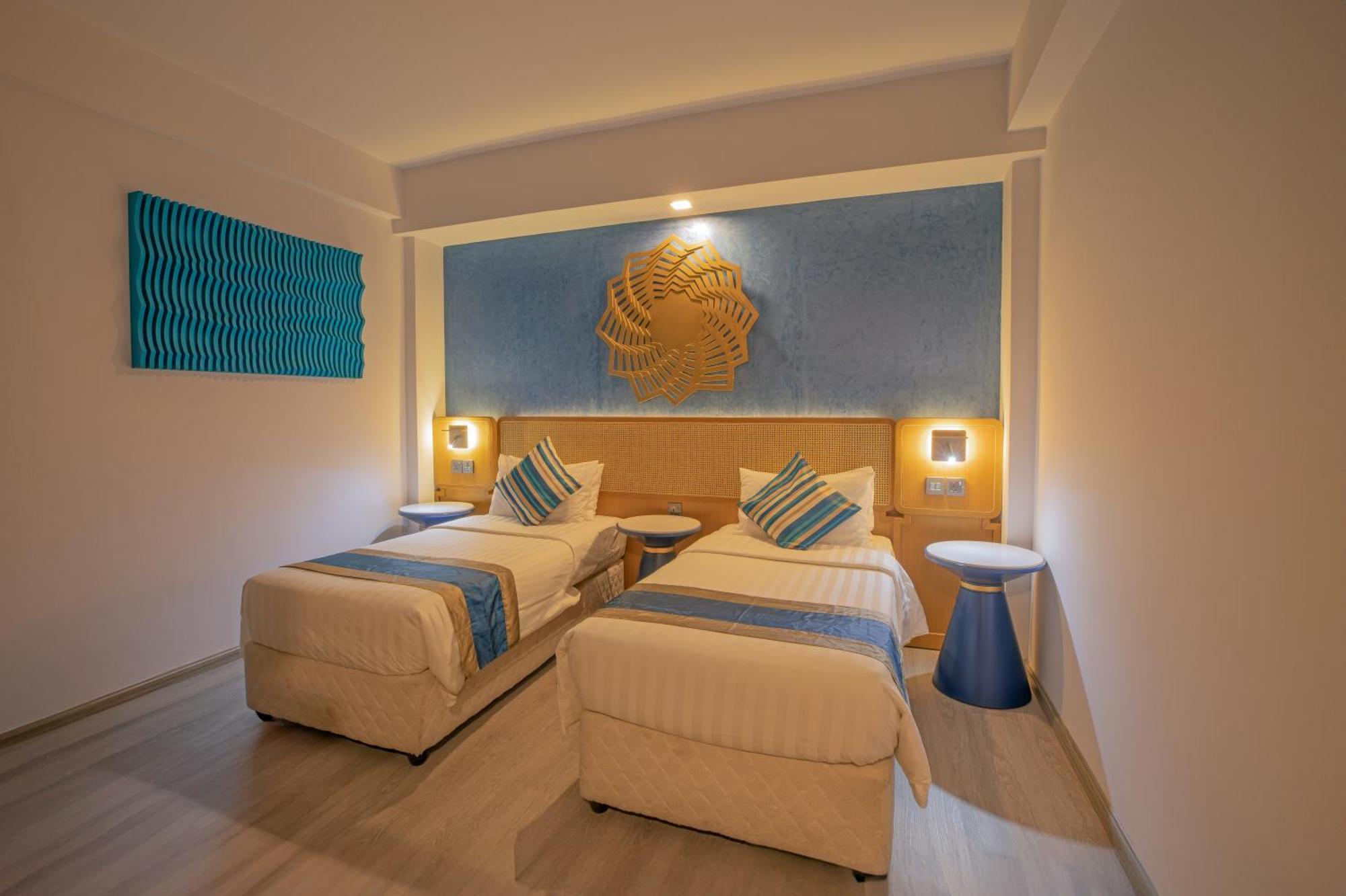 Umet Seaview Hotel With Free Airport Pick Up And Drop T&C Apply Male Zewnętrze zdjęcie