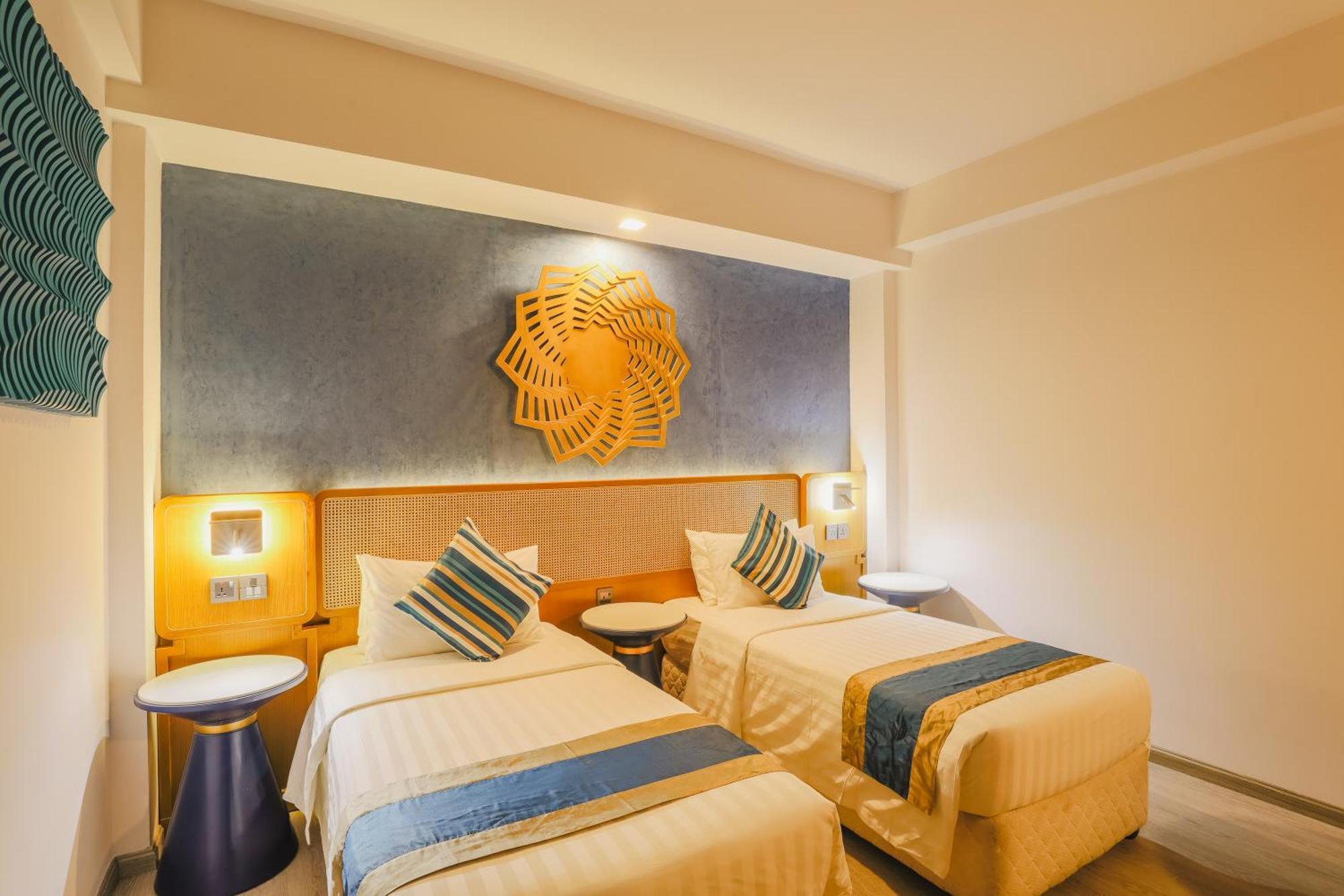 Umet Seaview Hotel With Free Airport Pick Up And Drop T&C Apply Male Zewnętrze zdjęcie