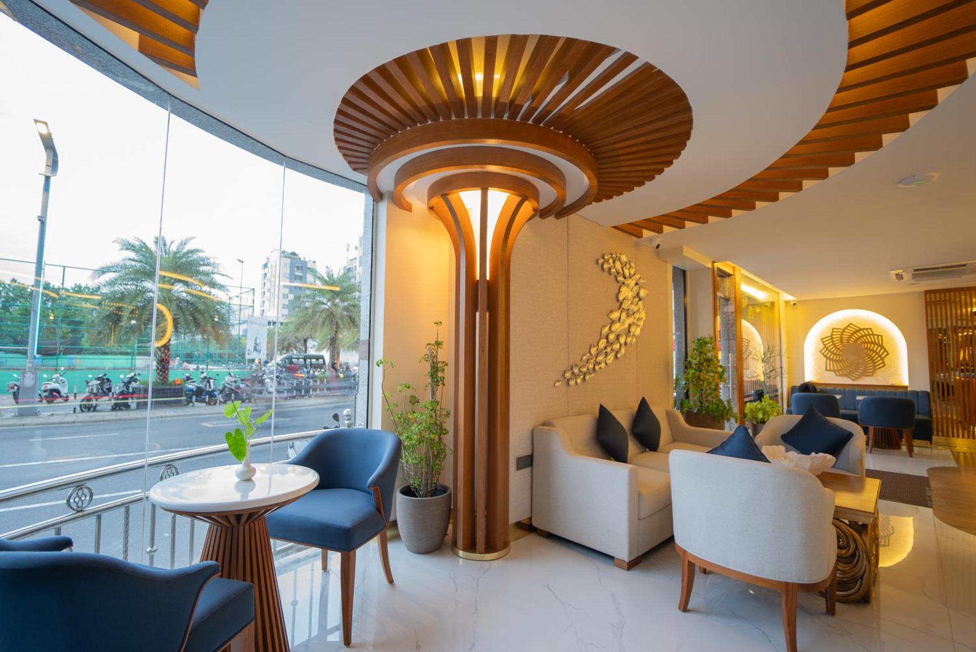 Umet Seaview Hotel With Free Airport Pick Up And Drop T&C Apply Male Zewnętrze zdjęcie