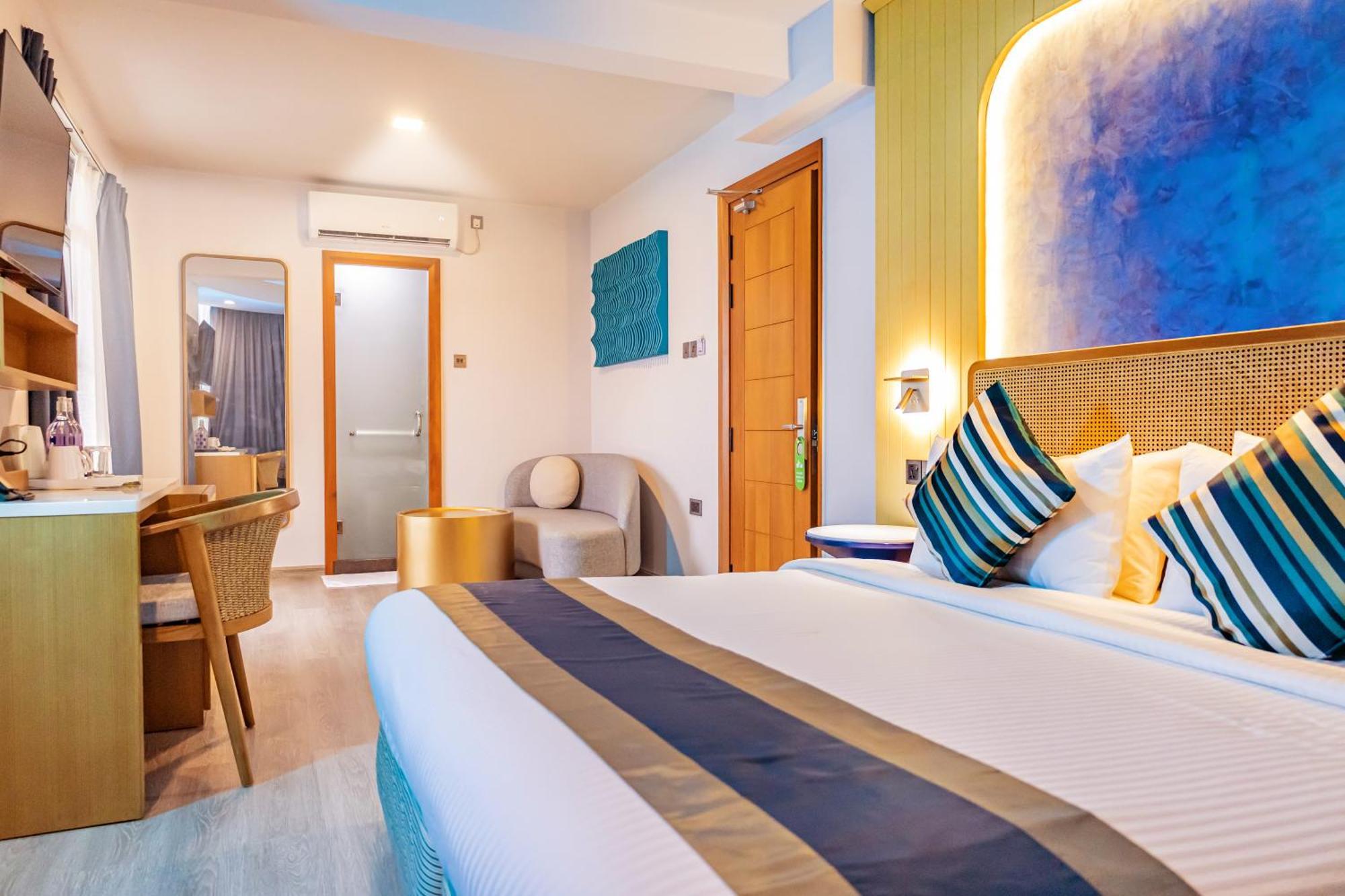 Umet Seaview Hotel With Free Airport Pick Up And Drop T&C Apply Male Zewnętrze zdjęcie