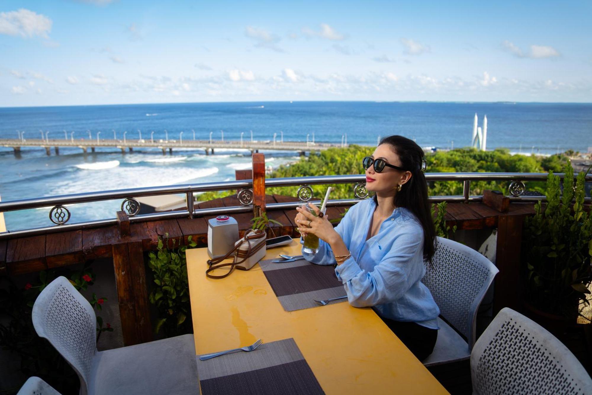 Umet Seaview Hotel With Free Airport Pick Up And Drop T&C Apply Male Zewnętrze zdjęcie