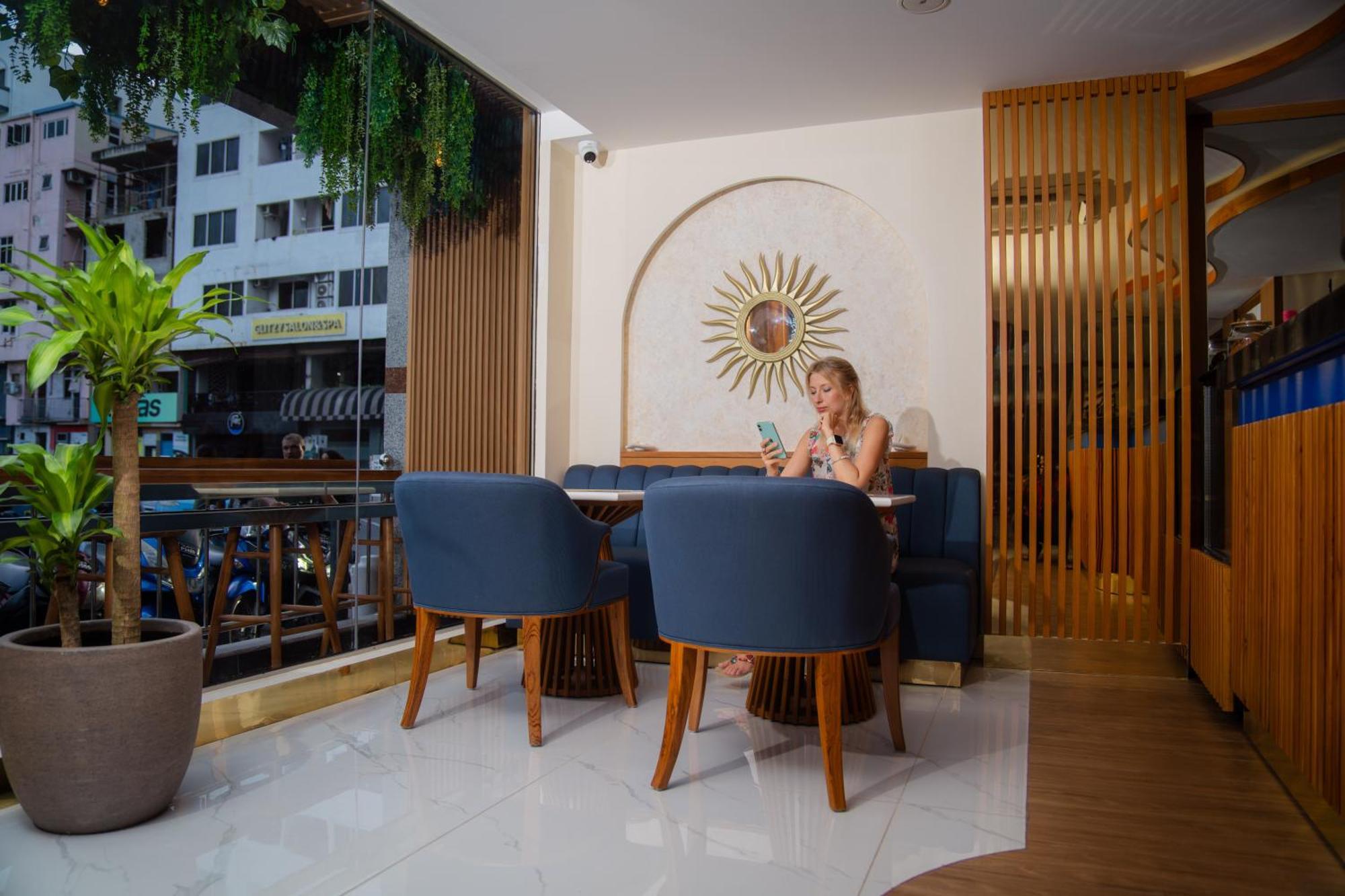 Umet Seaview Hotel With Free Airport Pick Up And Drop T&C Apply Male Zewnętrze zdjęcie