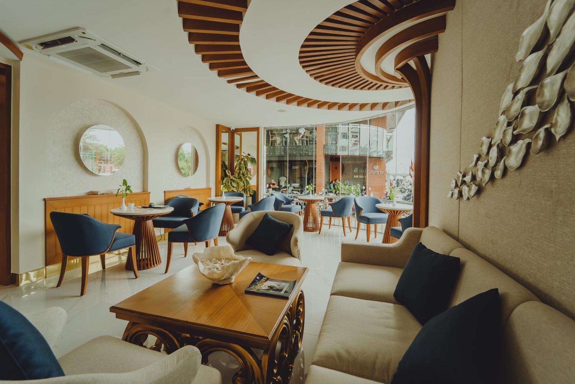 Umet Seaview Hotel With Free Airport Pick Up And Drop T&C Apply Male Zewnętrze zdjęcie