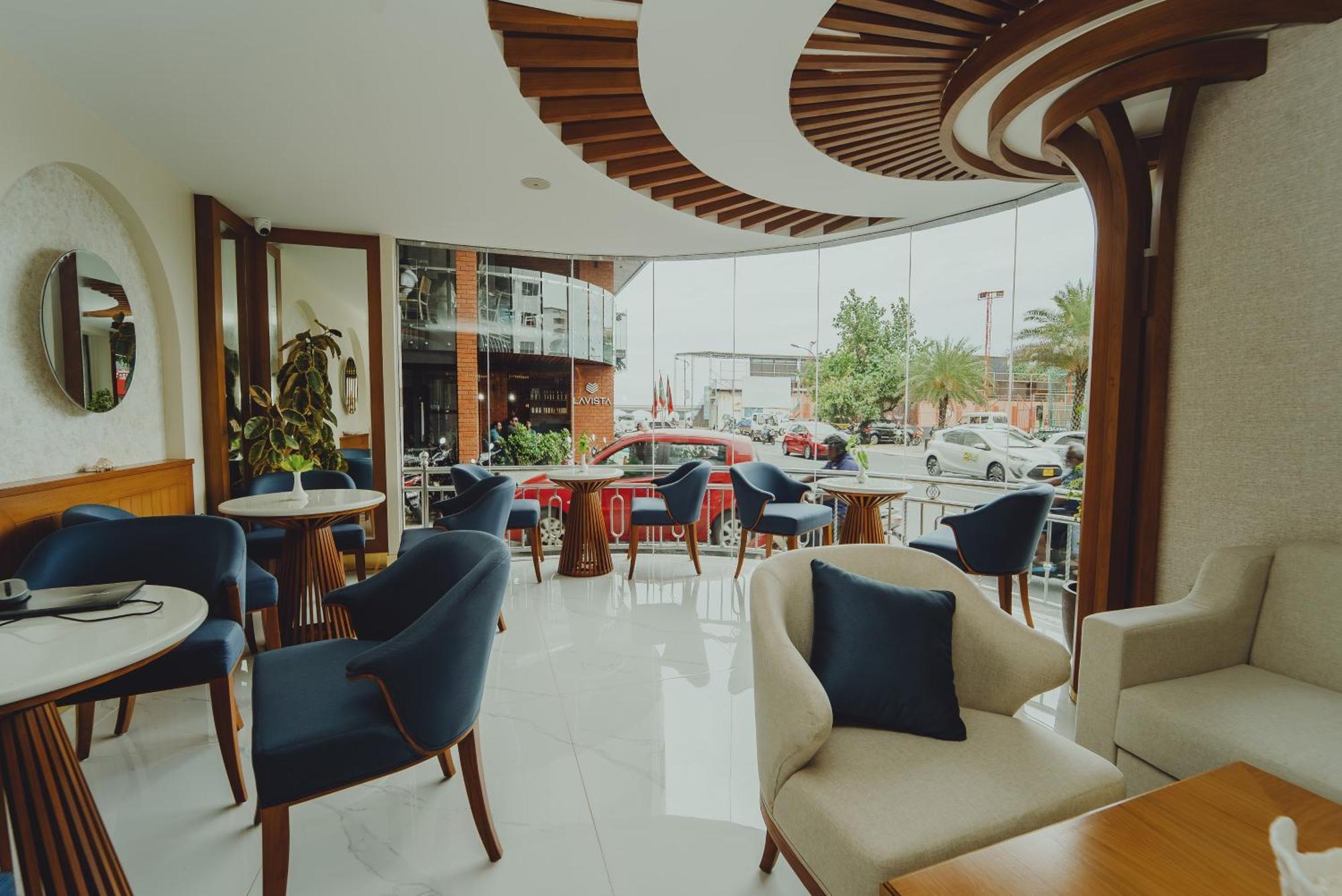 Umet Seaview Hotel With Free Airport Pick Up And Drop T&C Apply Male Zewnętrze zdjęcie