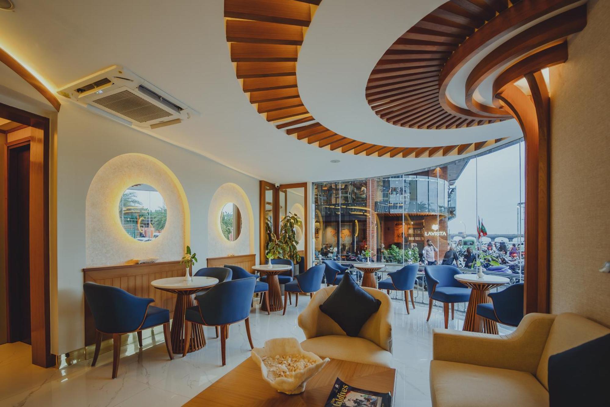 Umet Seaview Hotel With Free Airport Pick Up And Drop T&C Apply Male Zewnętrze zdjęcie